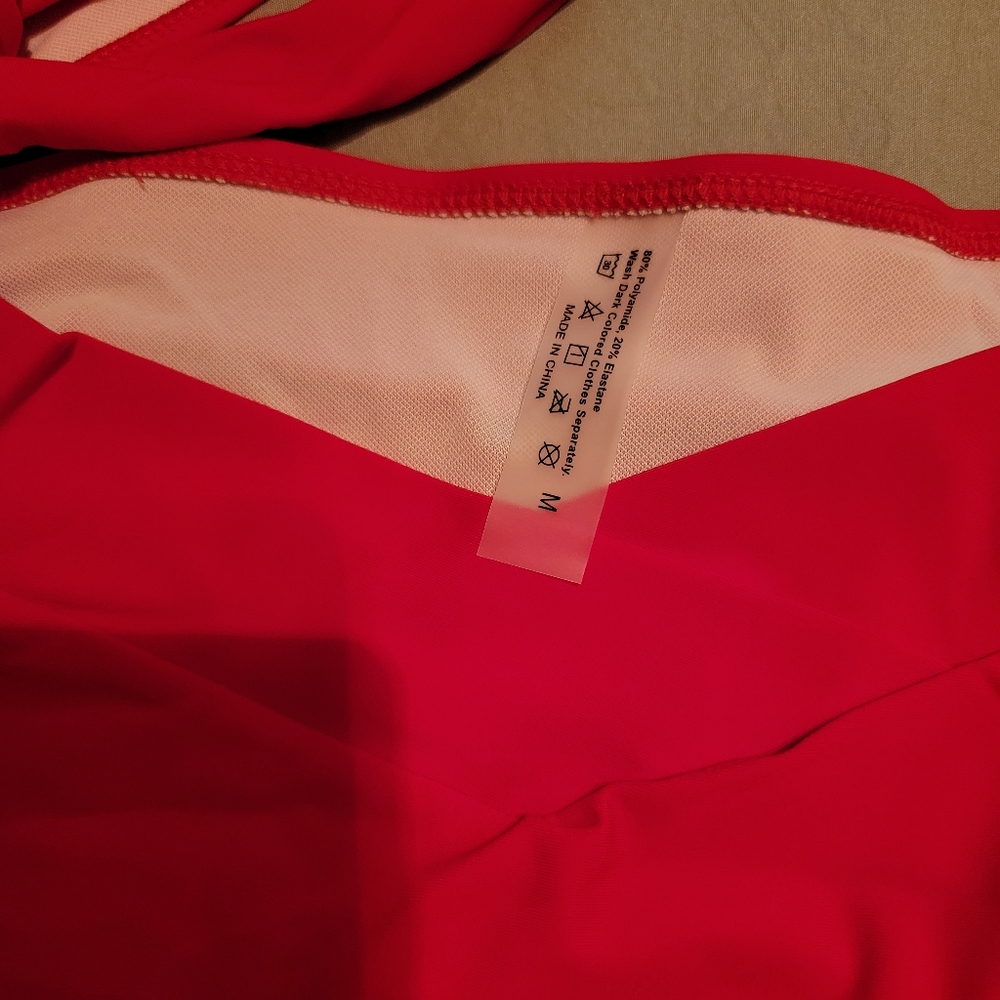 Red bikini size large - Picture 5 of 5